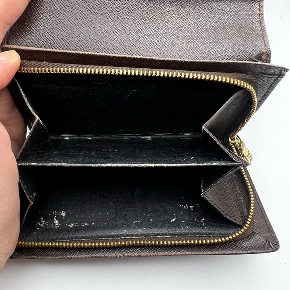 Louis Vuitton Wallet - Picture 7 of 10